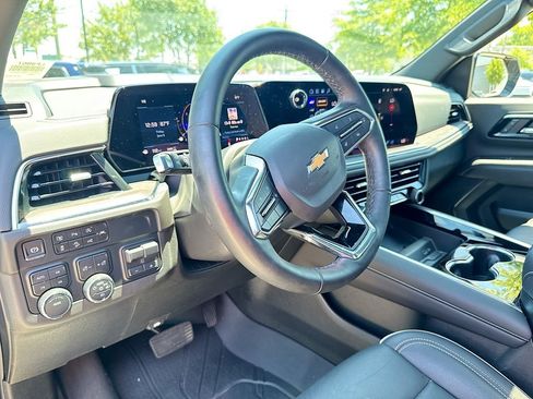 Used 2025 Chevrolet Suburban Premier w/ Sun And Tow Package AWD/4WD image 20