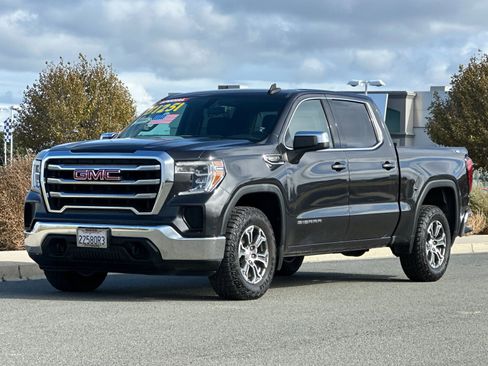 Used 2020 GMC Sierra 1500 SLE w/ X31 Off-Road Package image 8