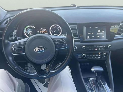 Used 2019 Kia Niro EX FWD image 10