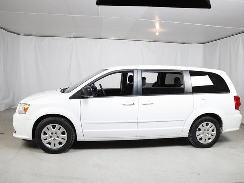 Used 2016 Dodge Grand Caravan SE w/ Quick Order Package 29E SE image 19