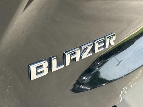 Used 2022 Chevrolet Blazer LT FWD image 12