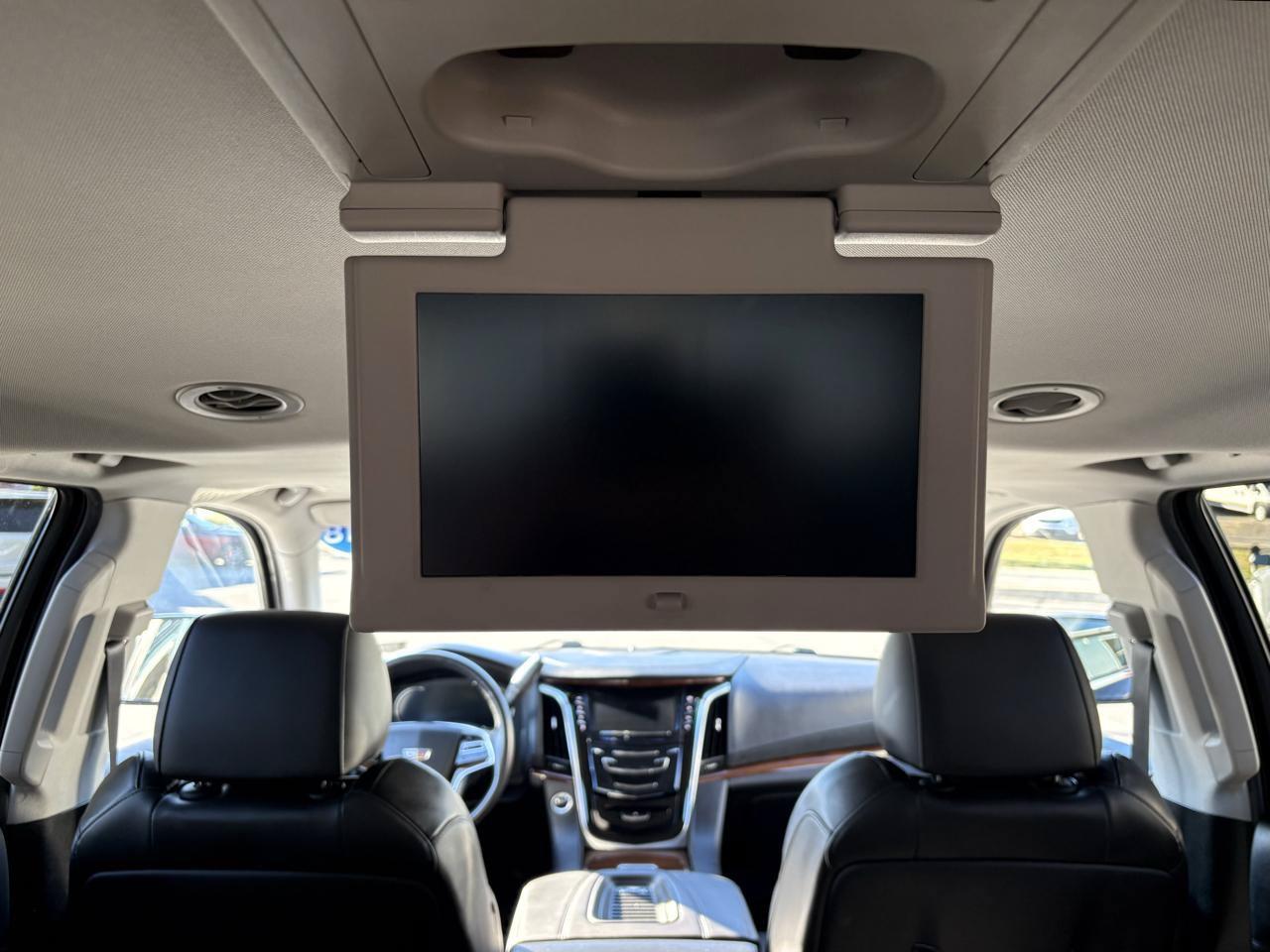 Used 2018 Cadillac Escalade ESV Luxury AWD/4WD image 38