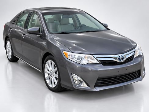 Used 2014 Toyota Camry XLE w/ Leather Package FWD image 15