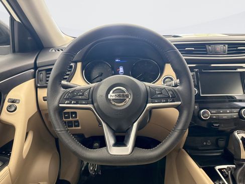 Used 2019 Nissan Rogue SV image 12