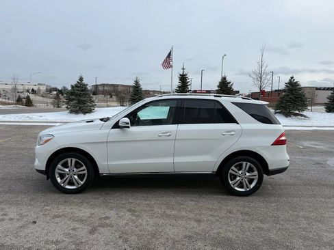 Used 2015 Mercedes-Benz ML 350 ML 350 4MATIC Sport Utility 4D image 2