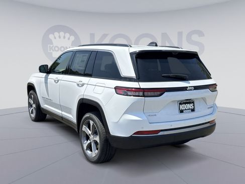 New 2026 Jeep Grand Cherokee Limited w/ Luxury Tech Group II AWD/4WD image 4