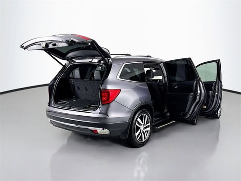Used 2016 Honda Pilot Touring image 26