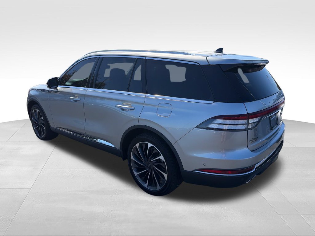 Used 2021 Lincoln Aviator Reserve w/ Equipment Group 202A AWD/4WD image 3