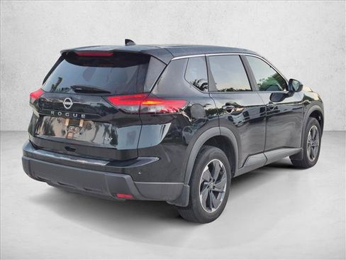 Used 2024 Nissan Rogue SV FWD image 5