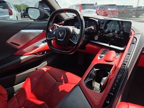 Used 2022 Chevrolet Corvette Stingray Premium Cpe w/ Z51 Performance Package RWD image 31