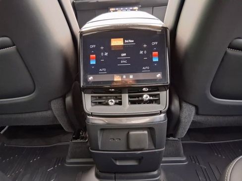 New 2026 Cadillac Vistiq Sport w/ LPO, Floor Liner Package image 26