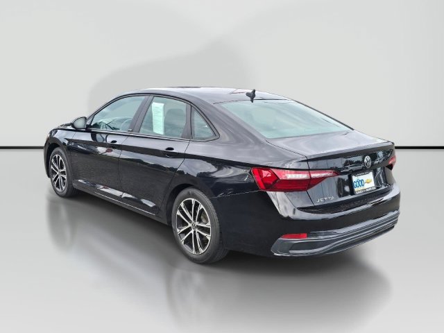 Used 2023 Volkswagen Jetta Sport FWD image 3