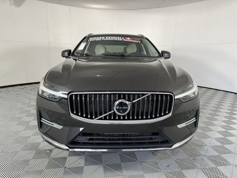 Used 2023 Volvo XC60 B5 Ultimate w/ Protection Package Premier FWD image 3