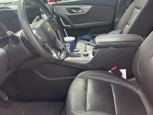 Used 2023 Chevrolet Blazer LT image 3