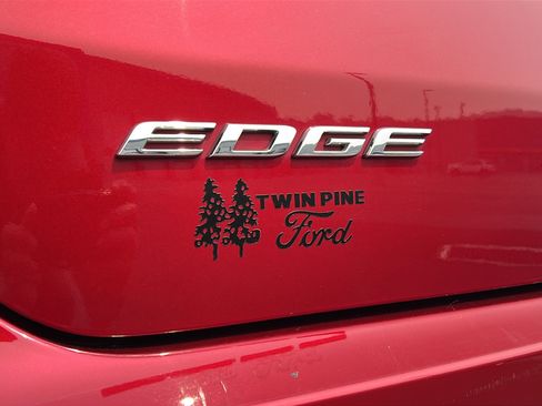 Used 2019 Ford Edge SEL w/ Equipment Group 201A AWD/4WD image 28