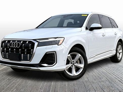 Used 2025 Audi Q7 3.0T Premium image 3