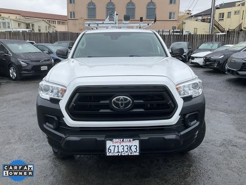 Used 2022 Toyota Tacoma SR image 2