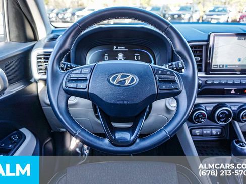 Used 2024 Hyundai Venue Limited image 28