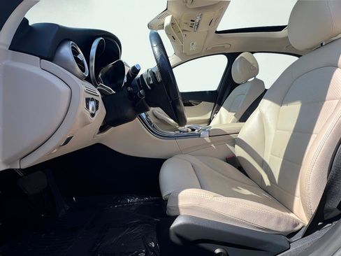 Used 2018 Mercedes-Benz C 300 4MATIC Sedan image 16