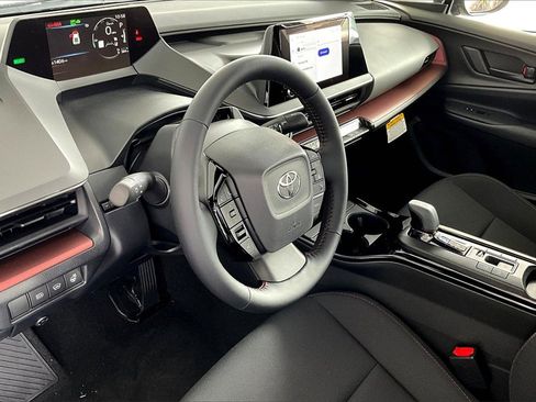 Used 2026 Toyota Prius Plug-In Hybrid image 6