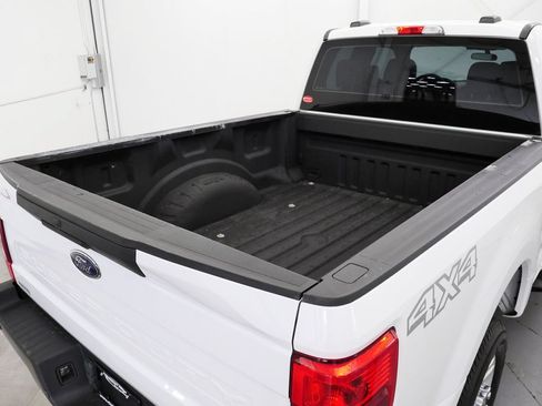 Used 2020 Ford F250 XL w/ Power Equipment Group AWD/4WD image 39