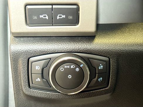 Used 2017 Ford F150 4x4 SuperCrew image 12