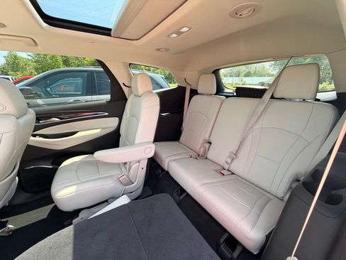 Used 2023 Buick Enclave Essence w/ Experience Buick Package AWD/4WD image 10