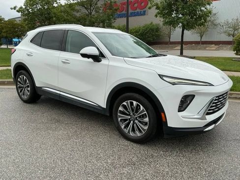 Used 2024 Buick Envision Preferred AWD/4WD image 2