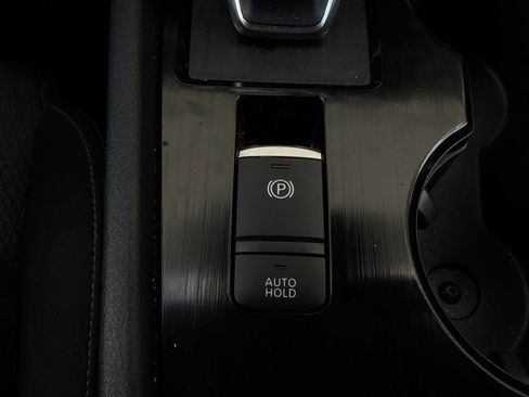 Used 2025 Nissan Rogue SV FWD image 26