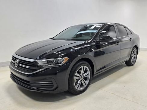 Certified 2023 Volkswagen Jetta SE w/ Panoramic Sunroof Package FWD image 35