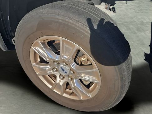 Used 2015 Ford F150 XLT w/ Equipment Group 302A Luxury image 19