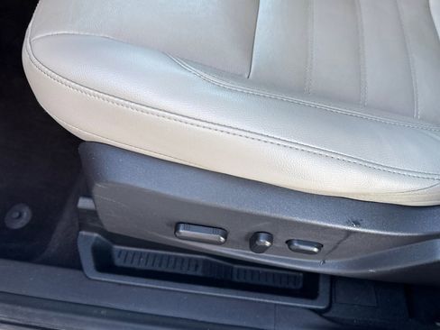 Used 2017 Ford Escape SE w/ SE Leather Comfort Package image 13