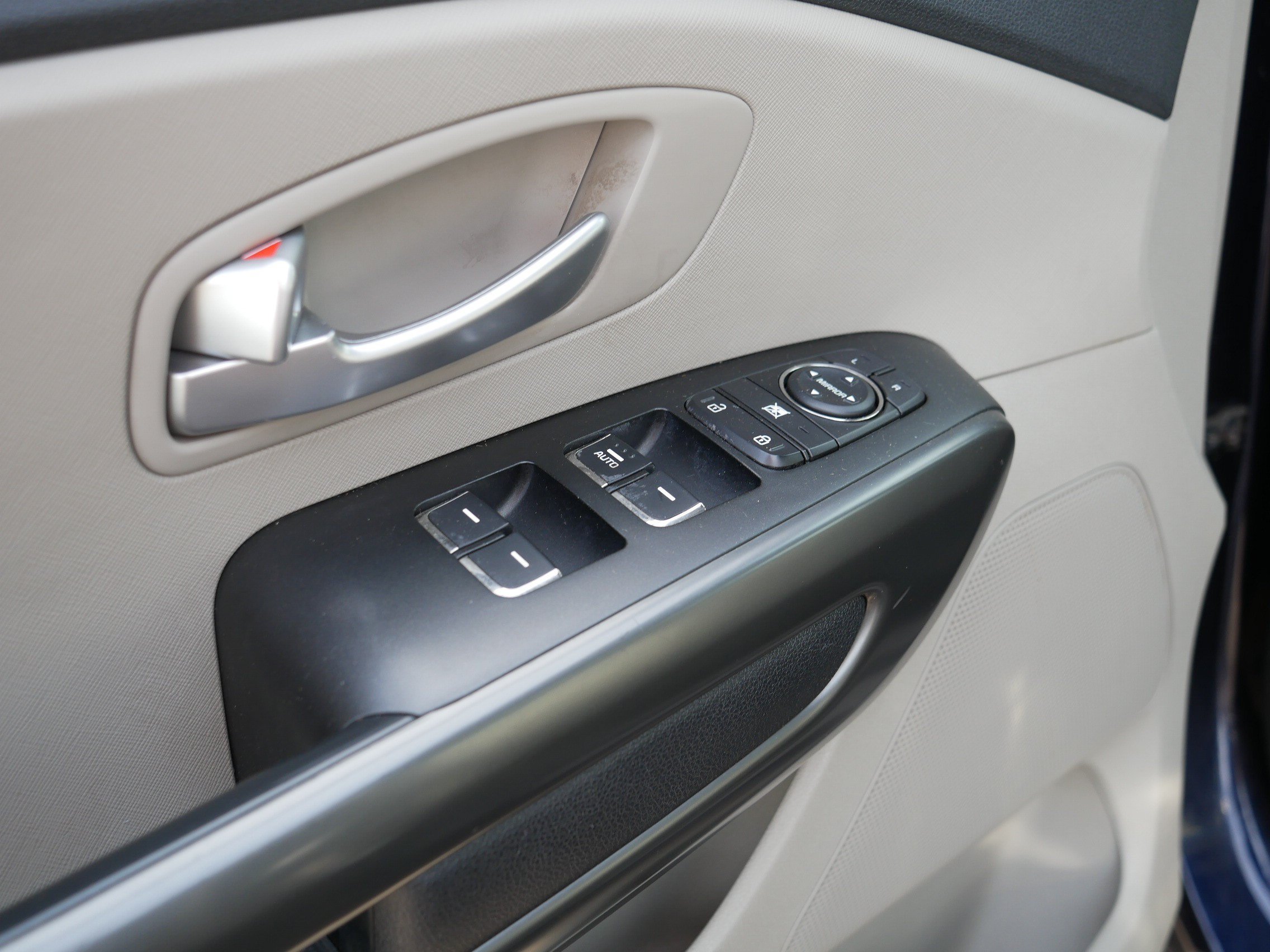 Used 2020 Kia Sedona EX FWD image 15