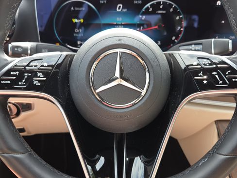Used 2023 Mercedes-Benz E 350 Sedan image 34