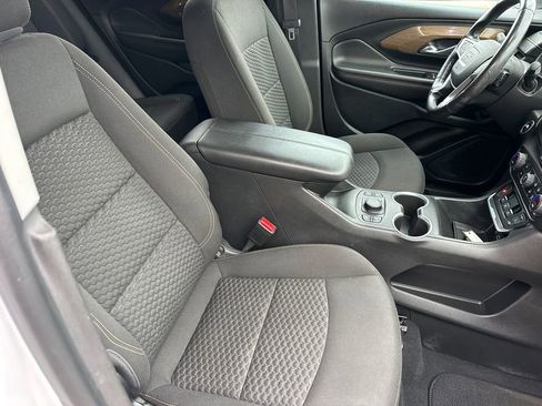 Used 2021 GMC Terrain SLE w/ Driver Convenience Package image 13