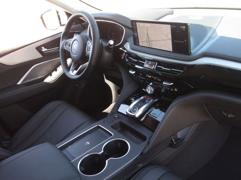 Certified 2025 Acura MDX FWD image 10