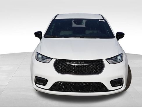 New 2026 Chrysler Pacifica Select image 8