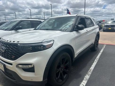 Used 2022 Ford Explorer ST w/ Equipment Group 401A AWD/4WD image 2