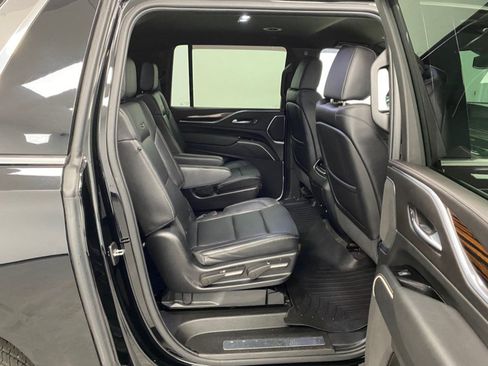 Used 2022 Cadillac Escalade ESV Luxury AWD/4WD image 29