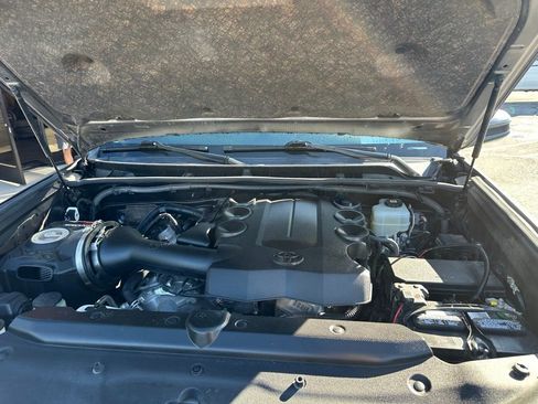 Used 2021 Toyota 4Runner SR5 AWD/4WD image 40