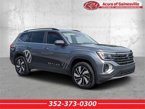 Used 2025 Volkswagen Atlas SE image 1