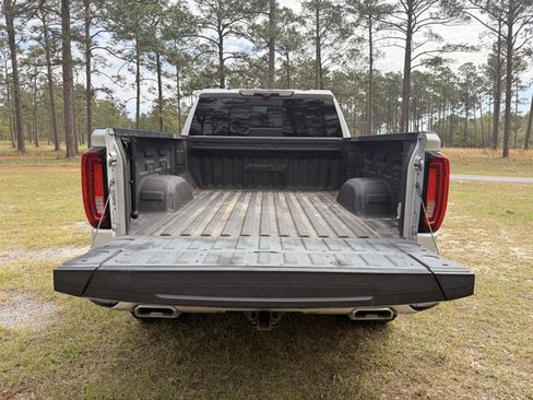 Used 2022 GMC Sierra 1500 AT4 w/ Technology Package image 10