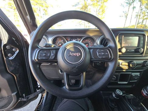 Used 2021 Jeep Wrangler Unlimited Sport image 13