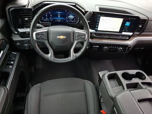 Used 2025 Chevrolet Silverado 1500 LT AWD/4WD image 11