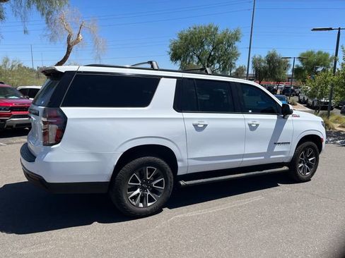 Used 2021 Chevrolet Suburban Z71 w/ Z71 Signature Package AWD/4WD image 5