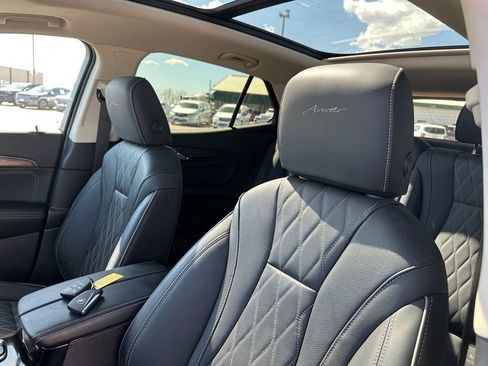 Used 2023 Buick Envision Avenir image 13