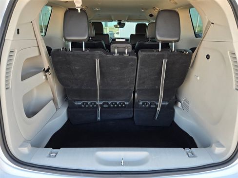 Used 2024 Chrysler Pacifica Touring-L image 30