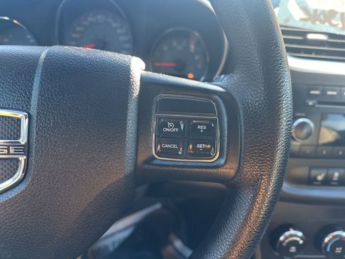 Used 2013 Dodge Avenger SE image 14