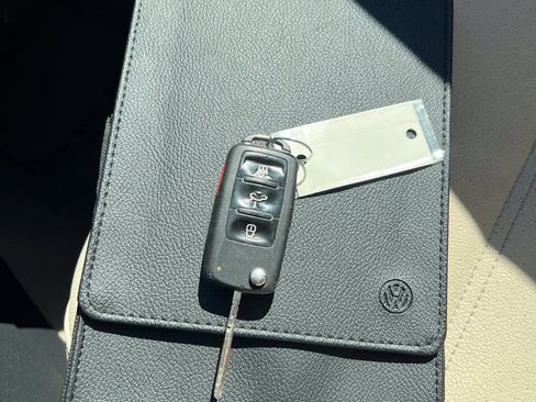 Used 2012 Volkswagen Jetta SE FWD image 19