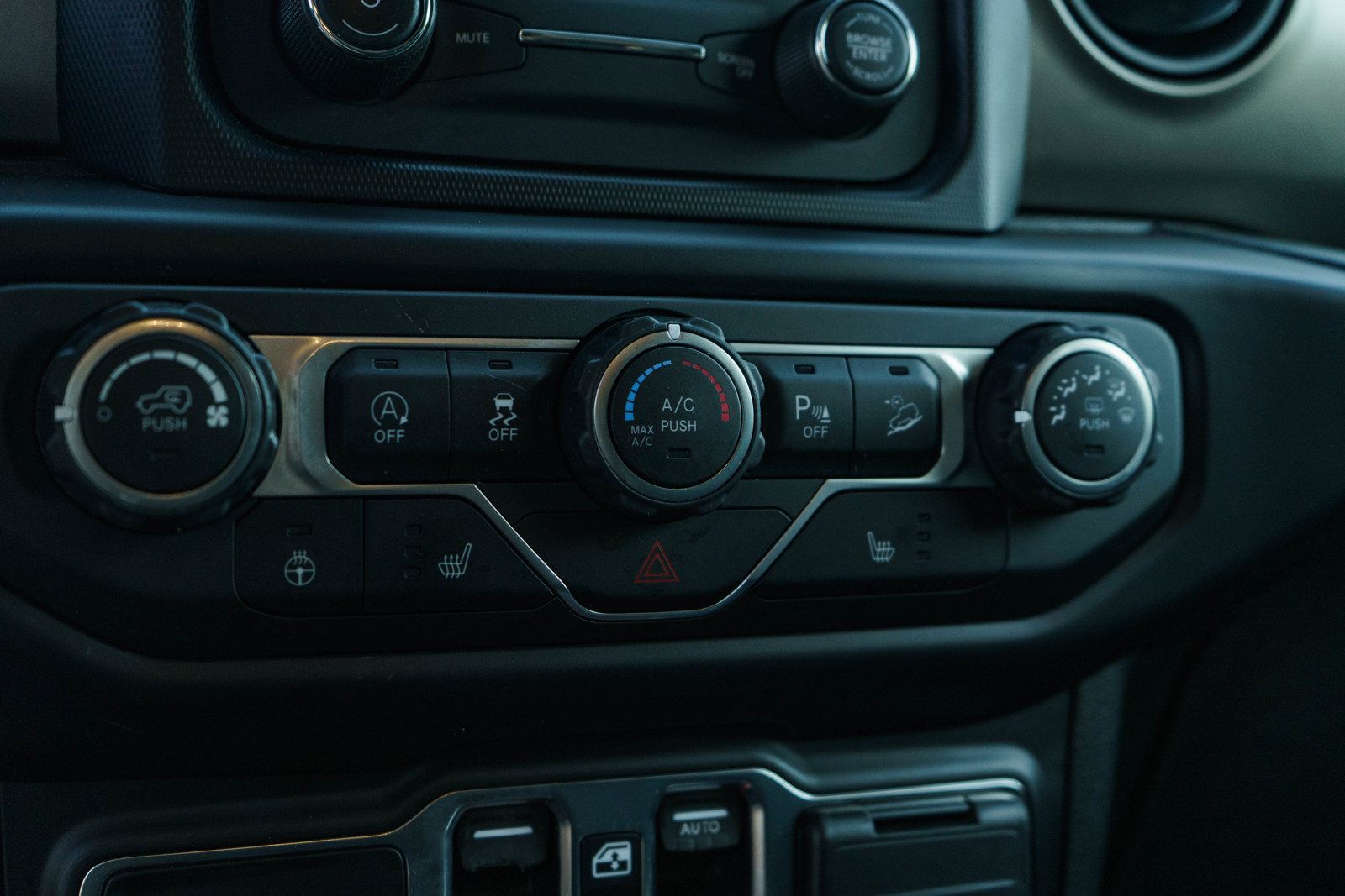 Used 2019 Jeep Wrangler Unlimited Sport S AWD/4WD image 17